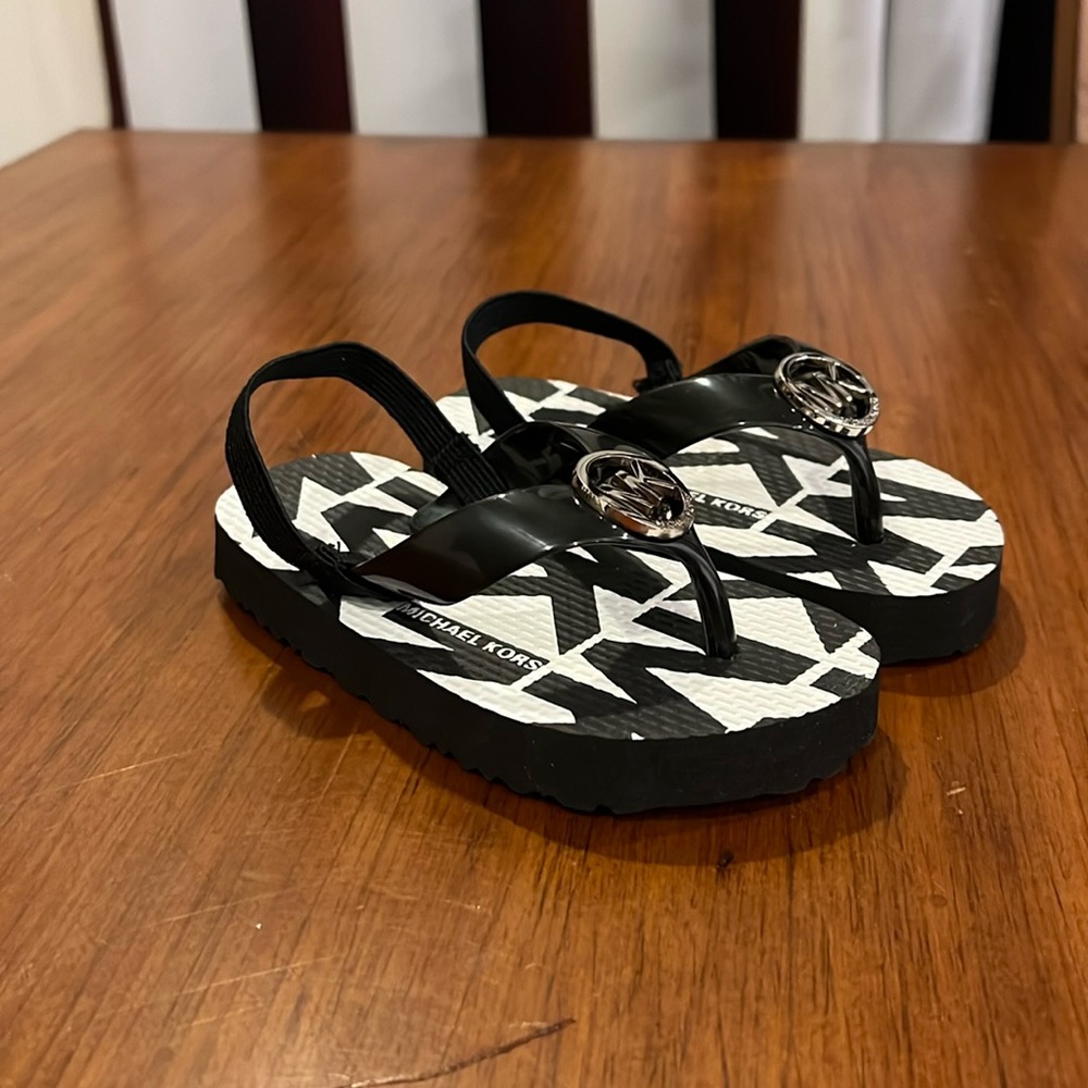 Michael Kors Jetset Strap Flip Flops Sandals Shoes black Girls Toddlers Size 7